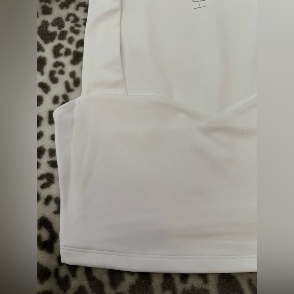 Express Body Contour High Compression Sweetheart Cropped Tank White Size Small - Picture 7 of 17